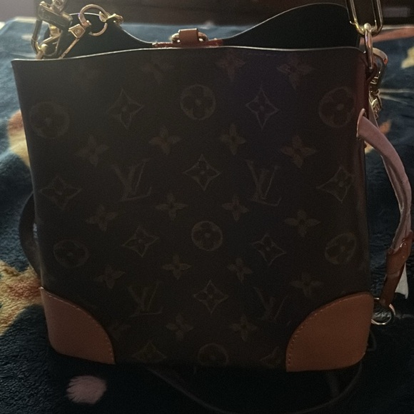 Monogram Canvas and Leather Handbag Louis Vuitton Purse Louis Vuitton bandanna - Picture 11 of 11